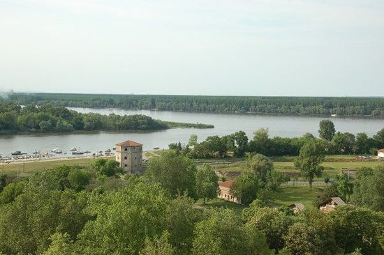Monumentul Victimelor Bombardamentului din 1999